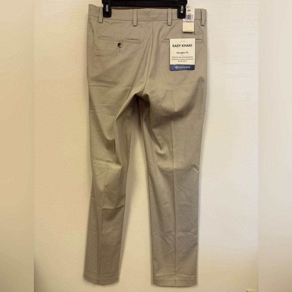 Dockers Easy Khaki Straight Fit Men's Tan Pants All Comfort Waist 32x34 NWT